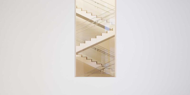 都市心灵绿洲：融合日式禅意与声音疗愈的绿色生活冥想指南